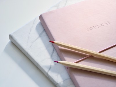 journal-pinkand white